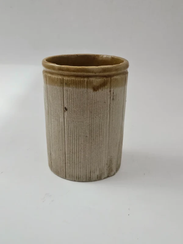 BROWN TOP VICTORIAN POT