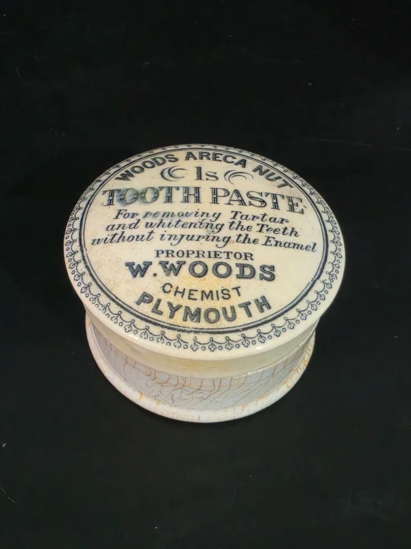 LARGE WOODS LID AND BASE