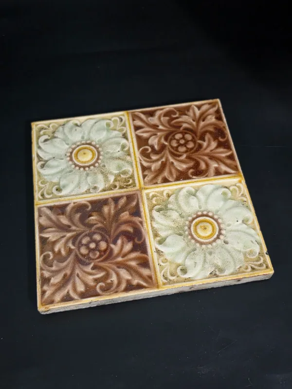 FLORAL VICTORIAN TILE