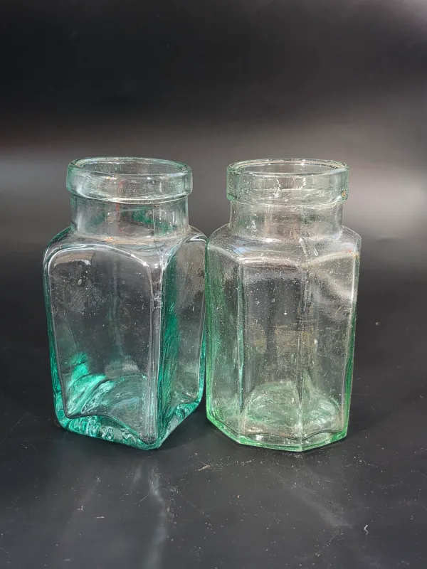 2 X 1LB GLASS JARS