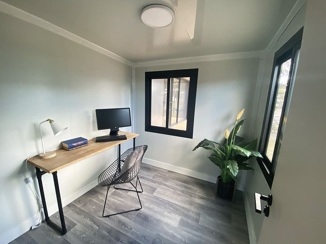 Expander home fitted interior room, factory-finished