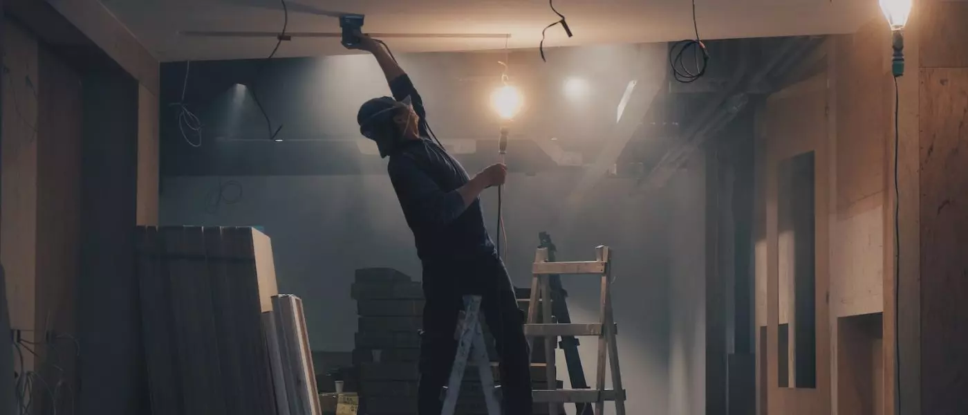 Qué seguro puedo contratar para obrero de construcción