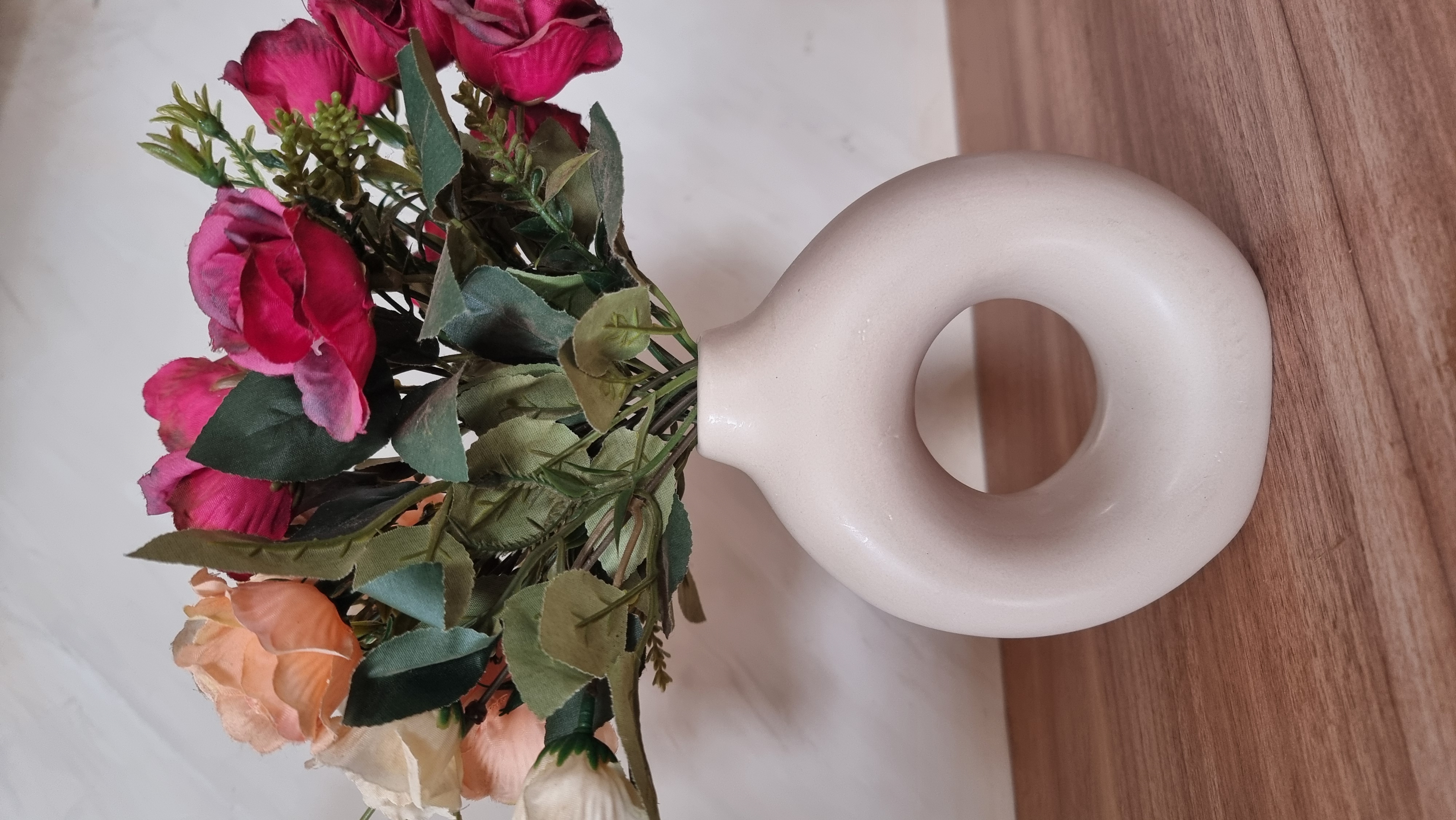 VASE ROND EN CERAMIQUE BEIGE