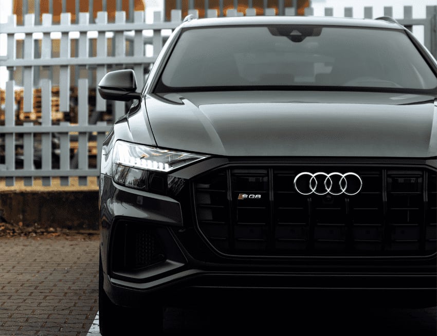 audi-q8-slide1.png