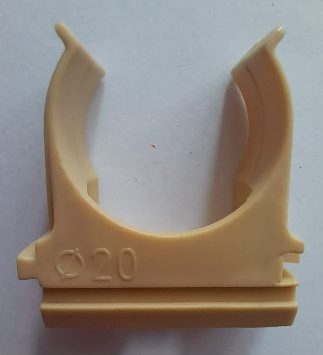 Крепеж-клипса для трубы TDM 20 мм ЭКО сосна 10 шт