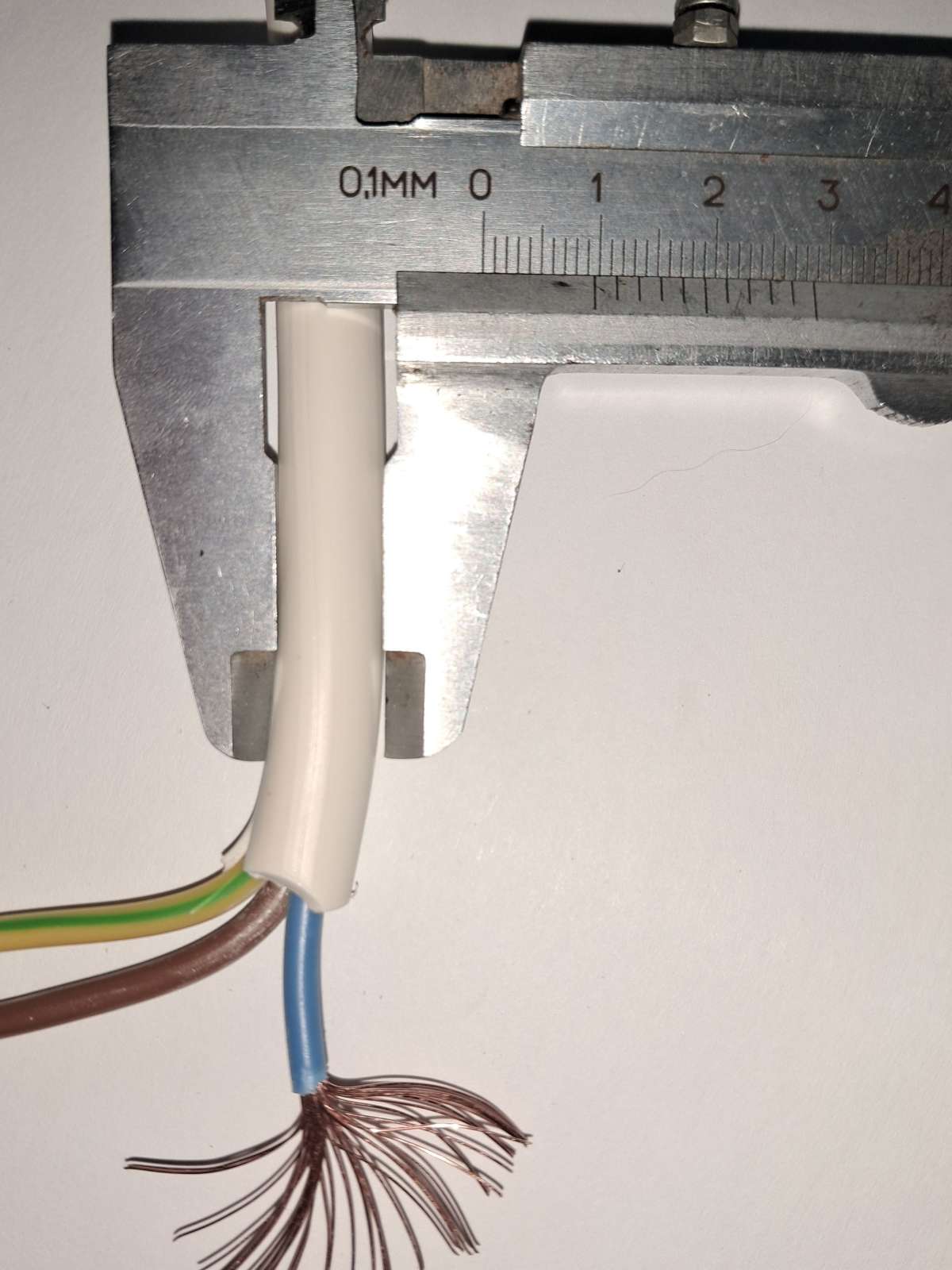 https://res.cloudinary.com/dxzefnveb/image/upload/v1759950496/7824790144_oe2kzp.jpg