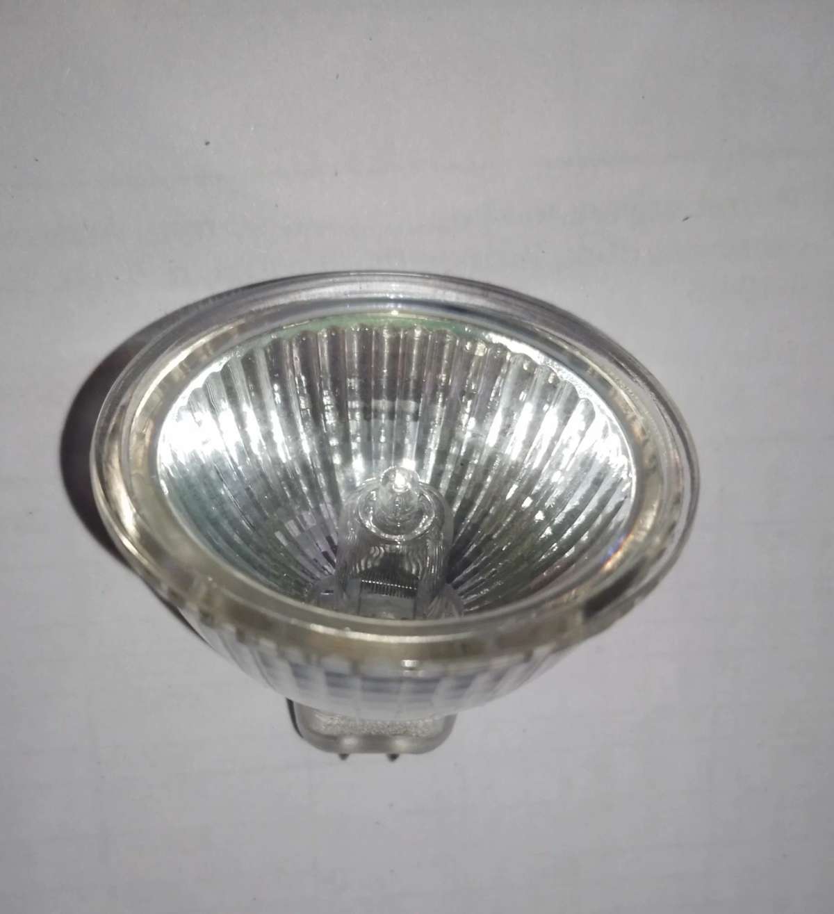 Лампы галогенная Camelion MR16 GU5.3 12 вольт 20 ватт, низковольтное напряжение, нужен трансформатор4