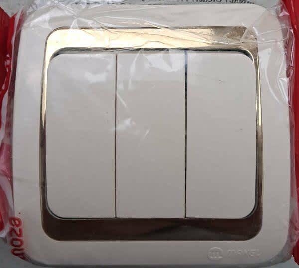 Выключатель Makel Mimoza трехклавишный врезной(для внутренней проводки) кремовый с золотой вставкой 12691