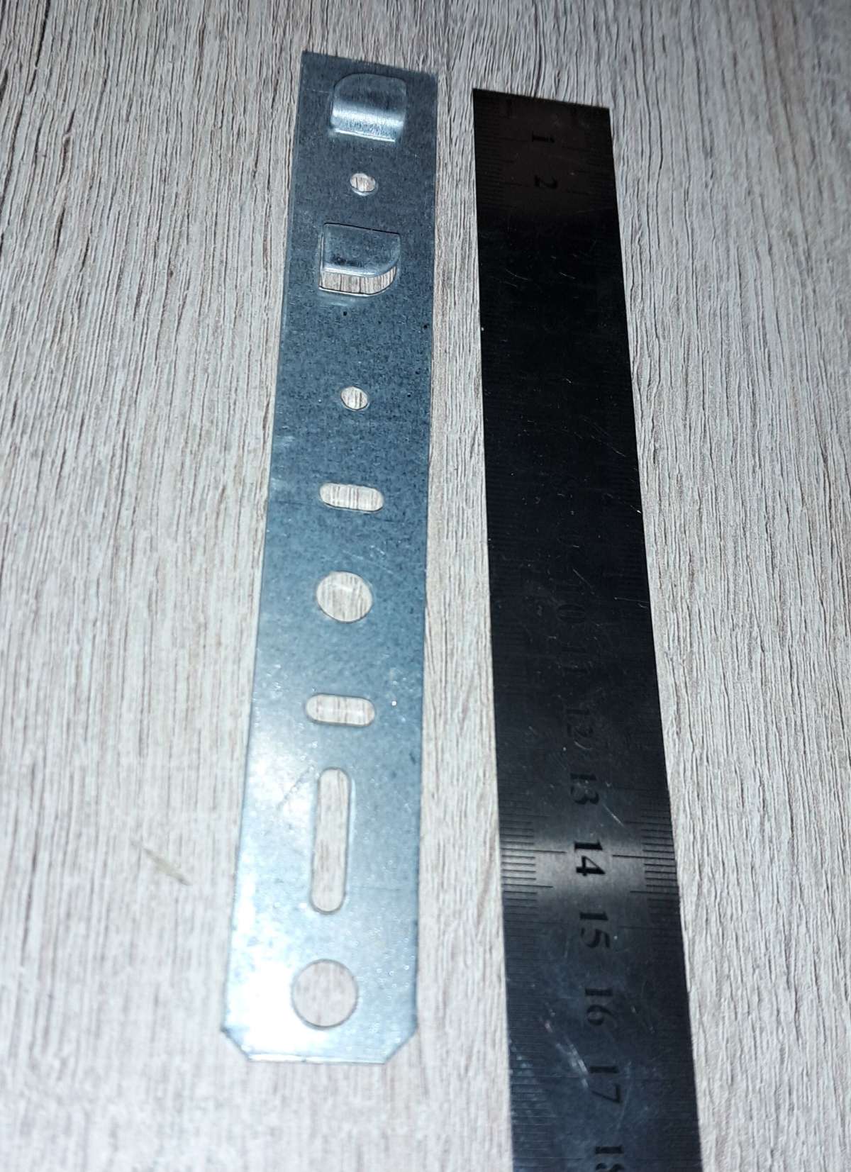 Пластины анкерные для оконного профиля 170 - 25 мм, стальные, оцинкованные