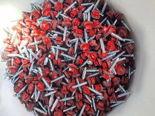 Саморез кровельный 4,8 х 29 RAL 3009 красная окись