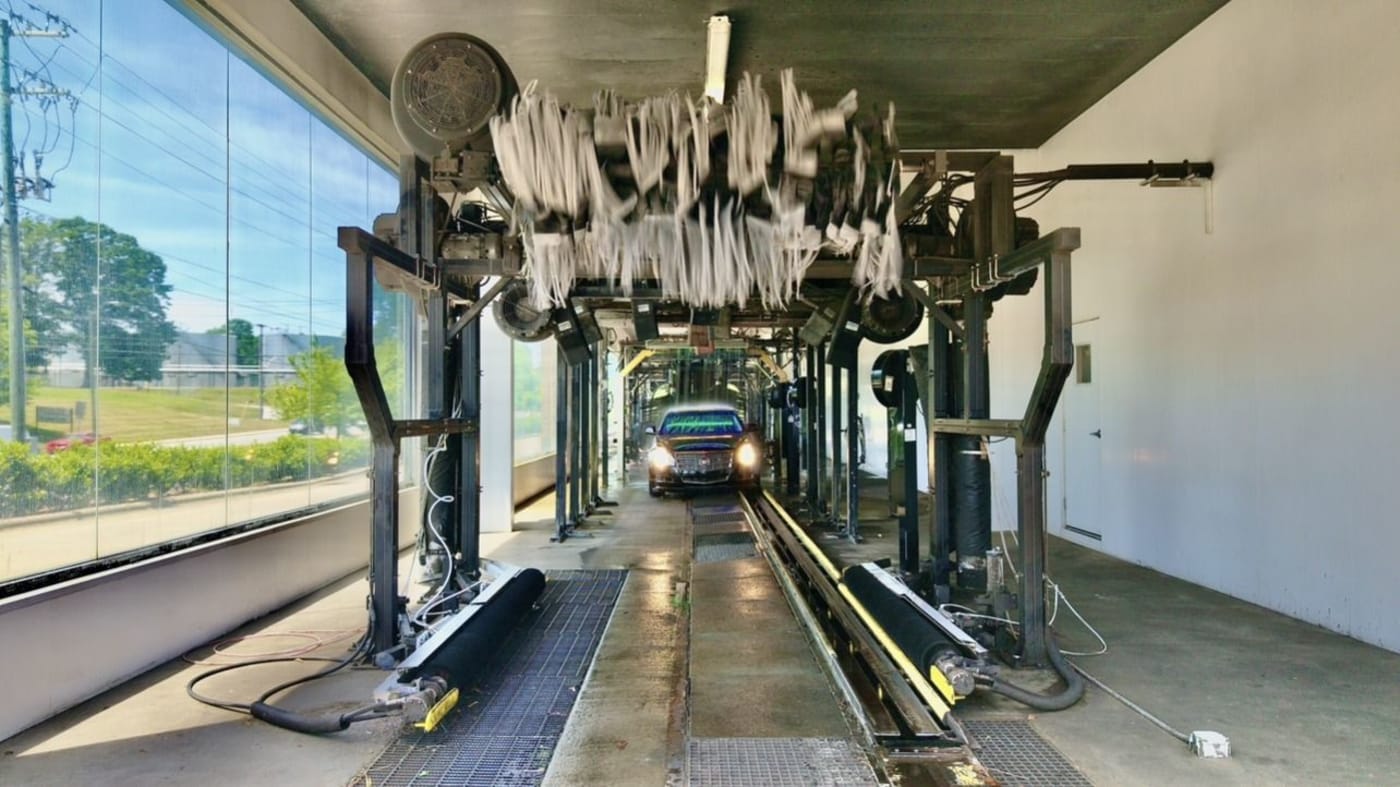 Zips wash tunnel interior