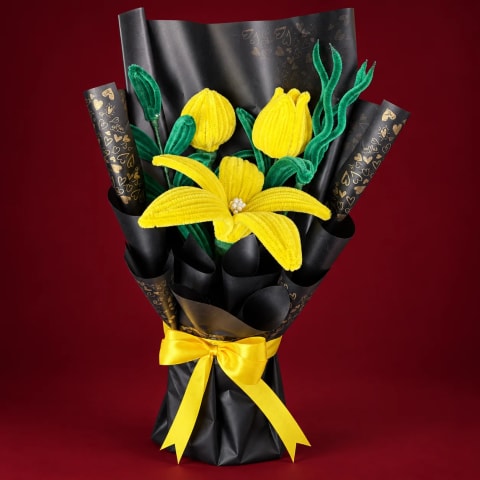 Golden Glow Everlasting Bouquet