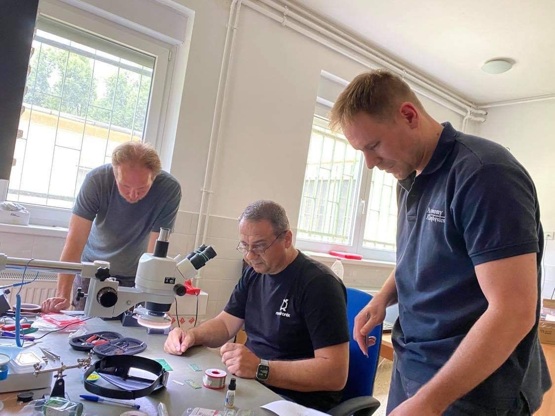 Robert Lászlo of Needronix training the technical staff of the Konkoly Observatory