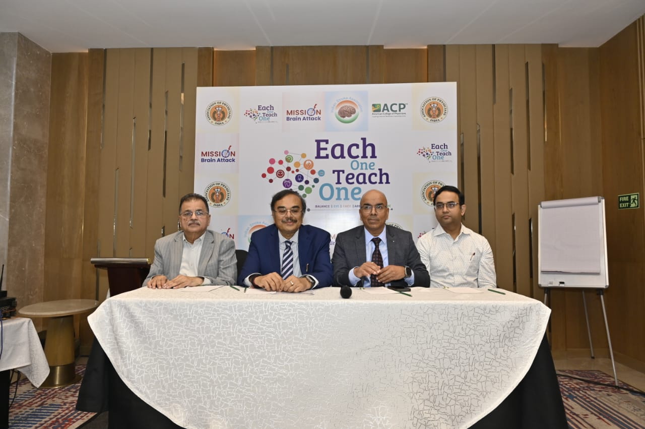 Group photo from the Mission Brain Attack event in Lucknow