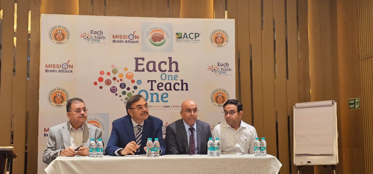 Group photo from the Mission Brain Attack event in Lucknow