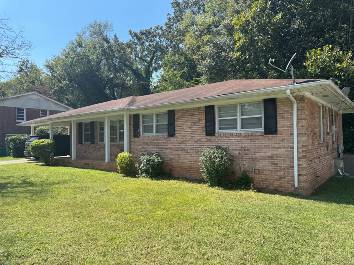 Seamless Gutters in Huntsville, AL — Photo 1