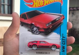 DELOREAN DMC-12