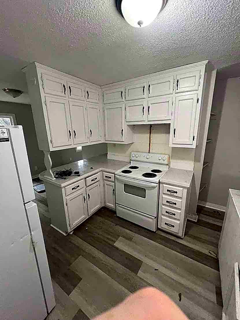 6721 Grasselli Rd photo 2