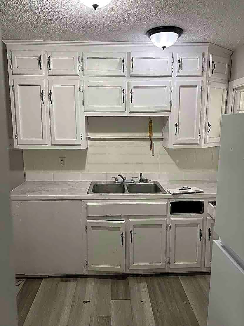 6721 Grasselli Rd photo 3