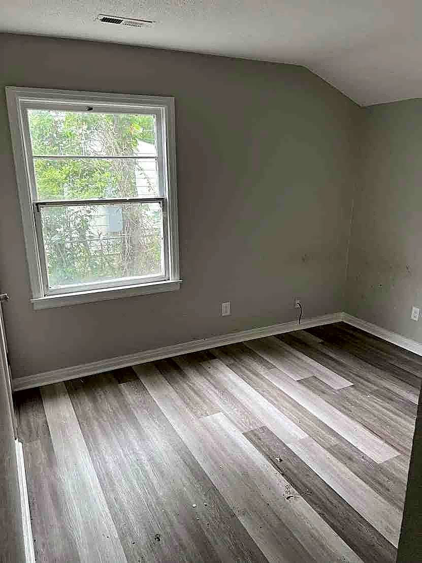 6721 Grasselli Rd photo 4