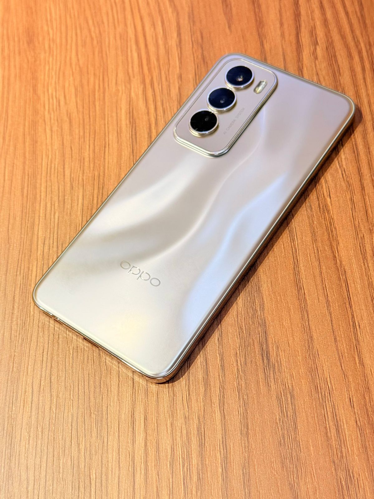 OPPO Reno 12