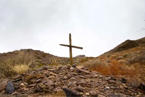 The old grave. I can't seem to find any information about it. Lee's Camp Road, Death Valley National Park, California