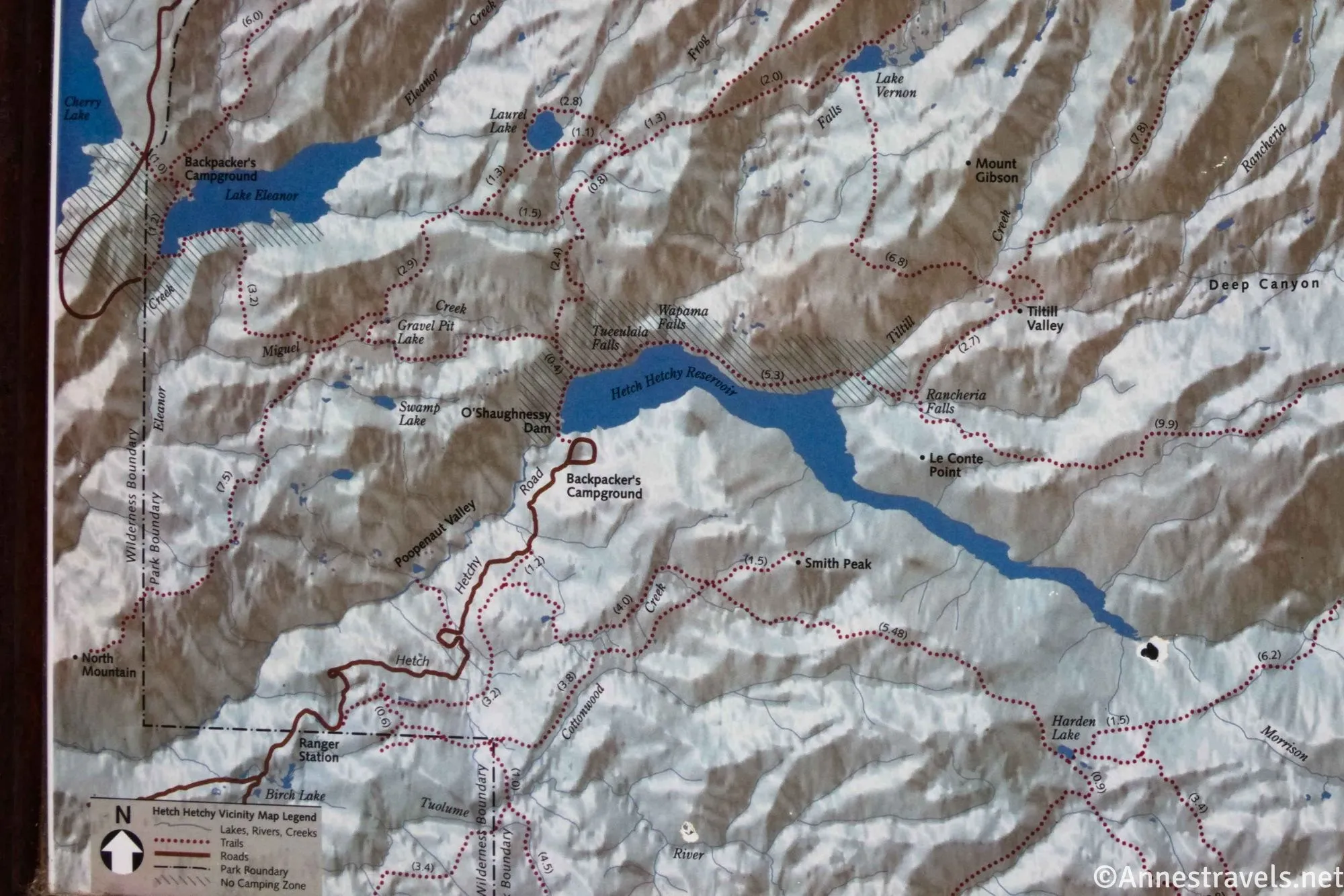 Map showing the trails around Hetch Hetchy