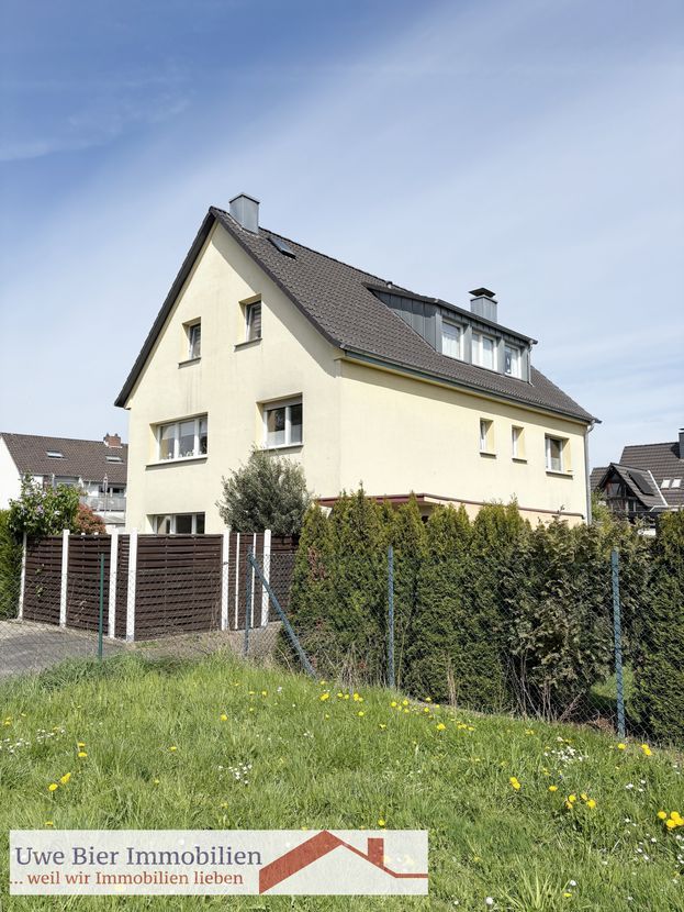 Attraktives Dreifamilienhaus in ruhiger Sackgassenlage – nur wenige Schritte zu den Rheinwiesen