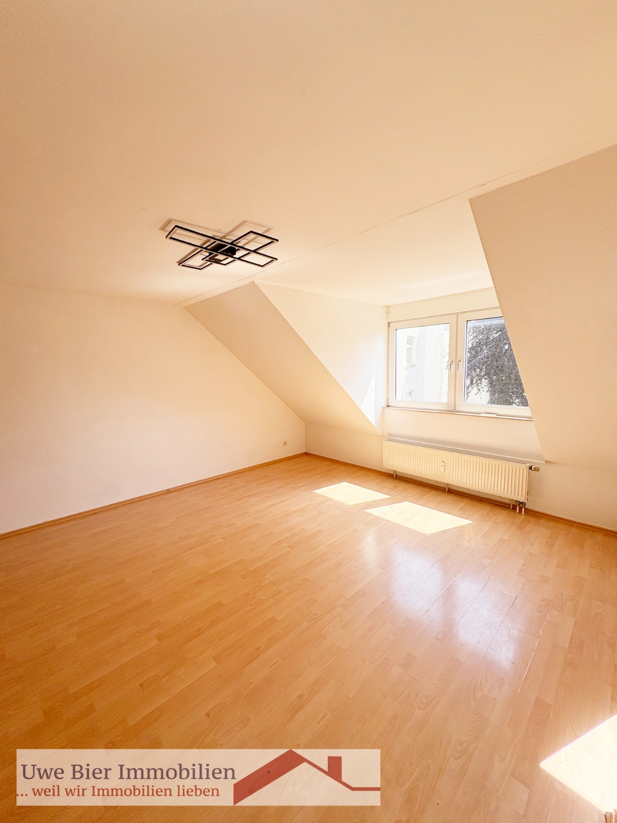 Appartement, 37qm. Klein, fein und alles Mein ++ Miete? Was war das nochmal?