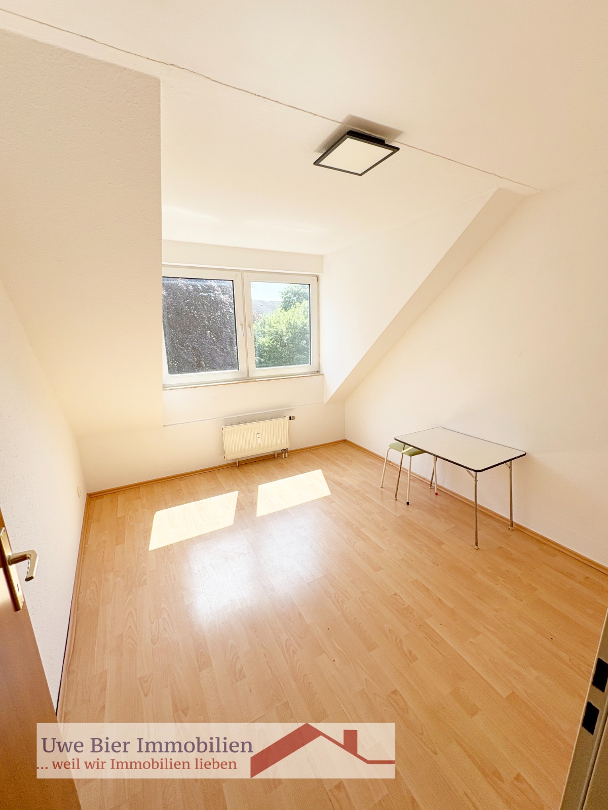 Appartement, 37qm. Klein, fein und alles Mein ++ Miete? Was war das nochmal?