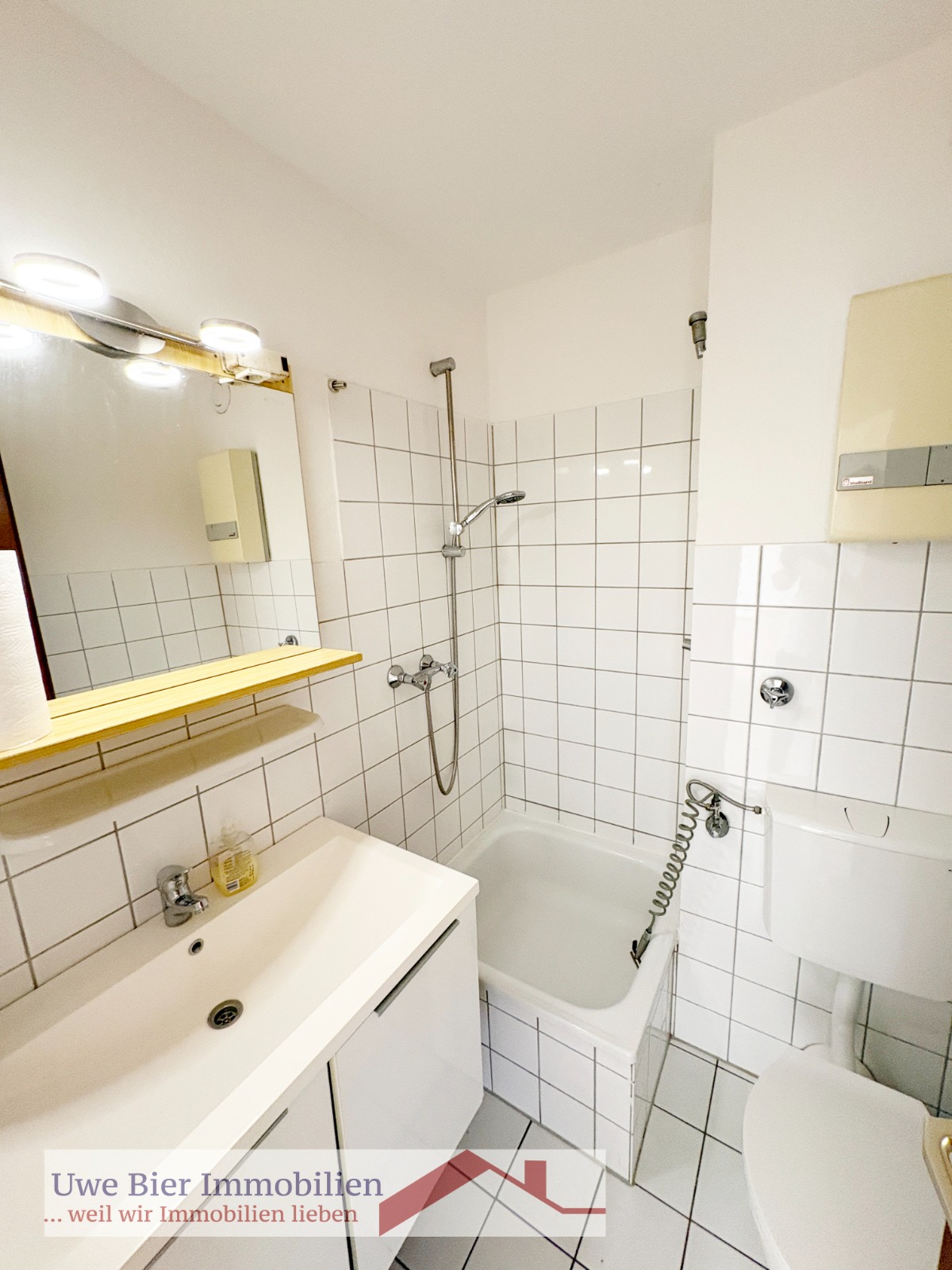 Appartement, 37qm. Klein, fein und alles Mein ++ Miete? Was war das nochmal?