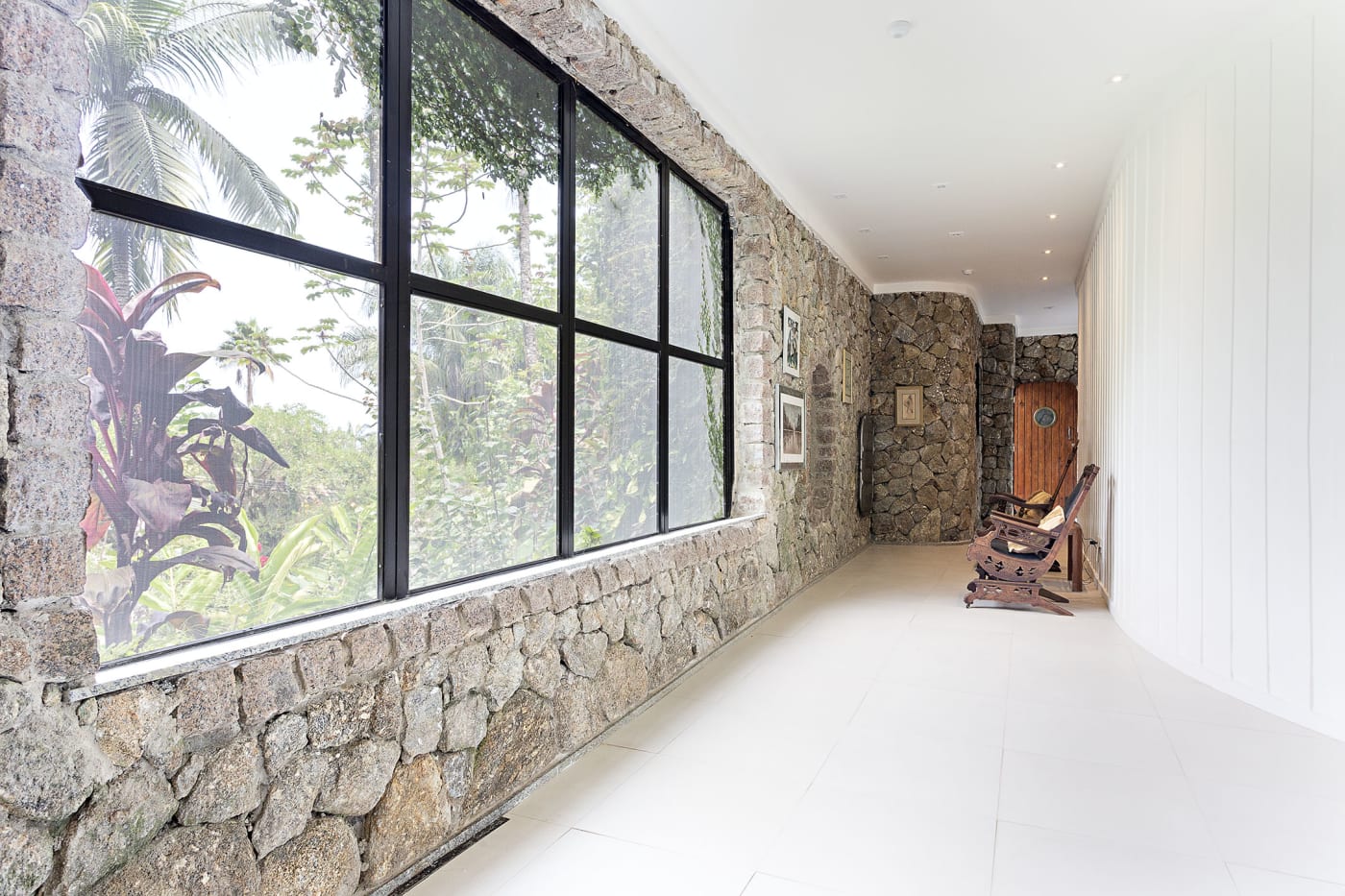Casa à Venda no Condomínio São Pedro – Arquitetura em Pedra, Vista Mar e a Poucos Passos da Praia — foto 5