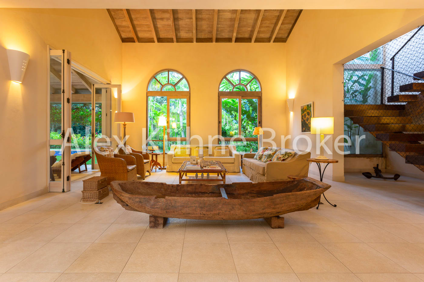 Casa em Estilo Farmhouse Contemporâneo à Venda no Condomínio Iporanga – Conforto, Natureza e Exclusividade no Guarujá — foto 1