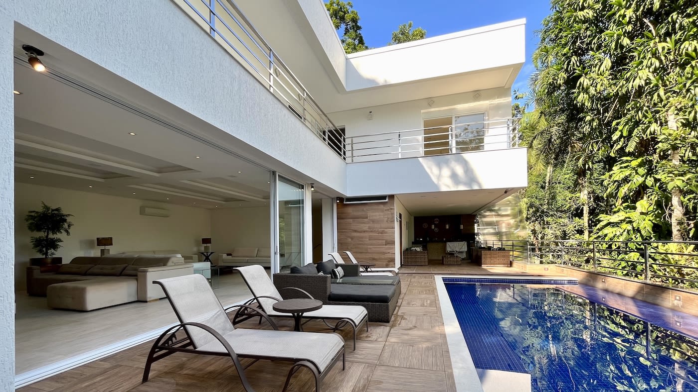 Casa Contemporânea no Condomínio Iporanga | Guarujá