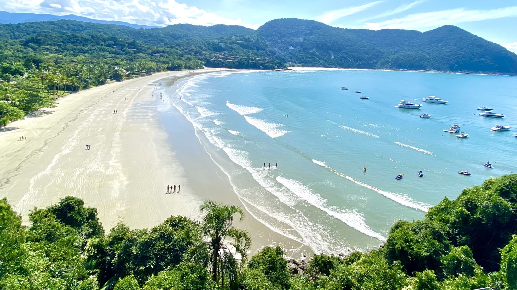 Último lote à venda frente à praia de Iporanga