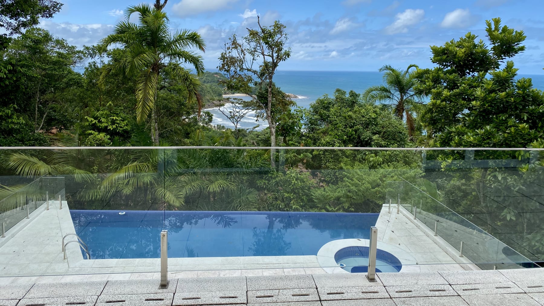 Casa com Vista Mar no Condomínio São Pedro | Guarujá