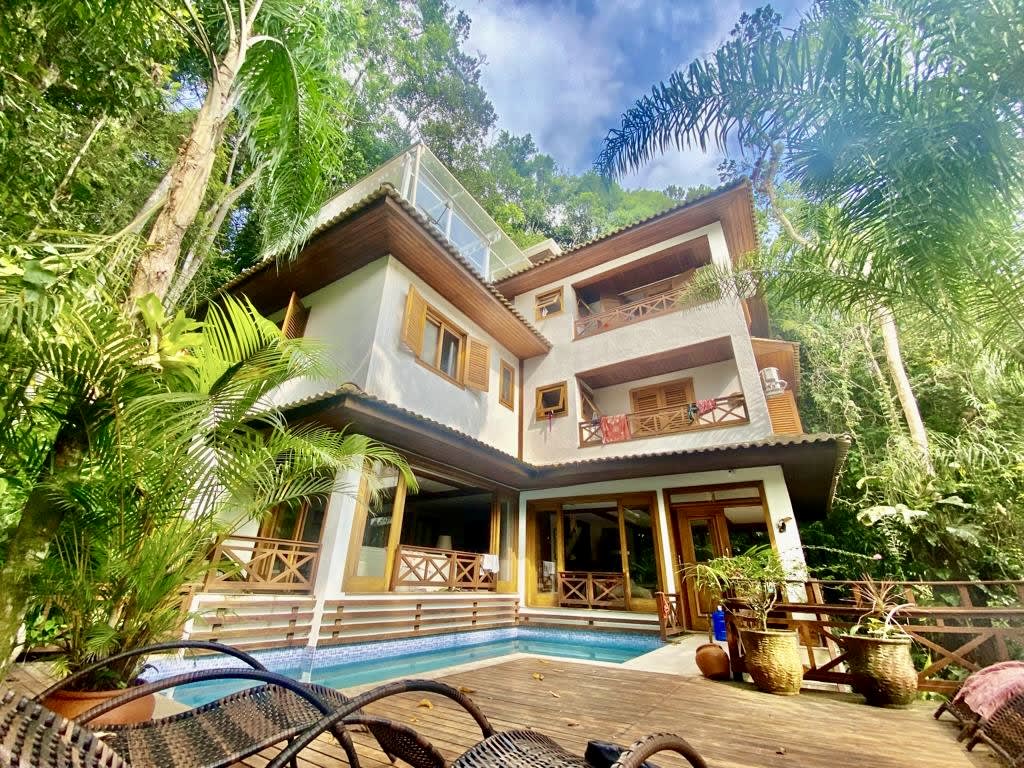 Casa com 5 Suítes no Condomínio Iporanga | Guarujá