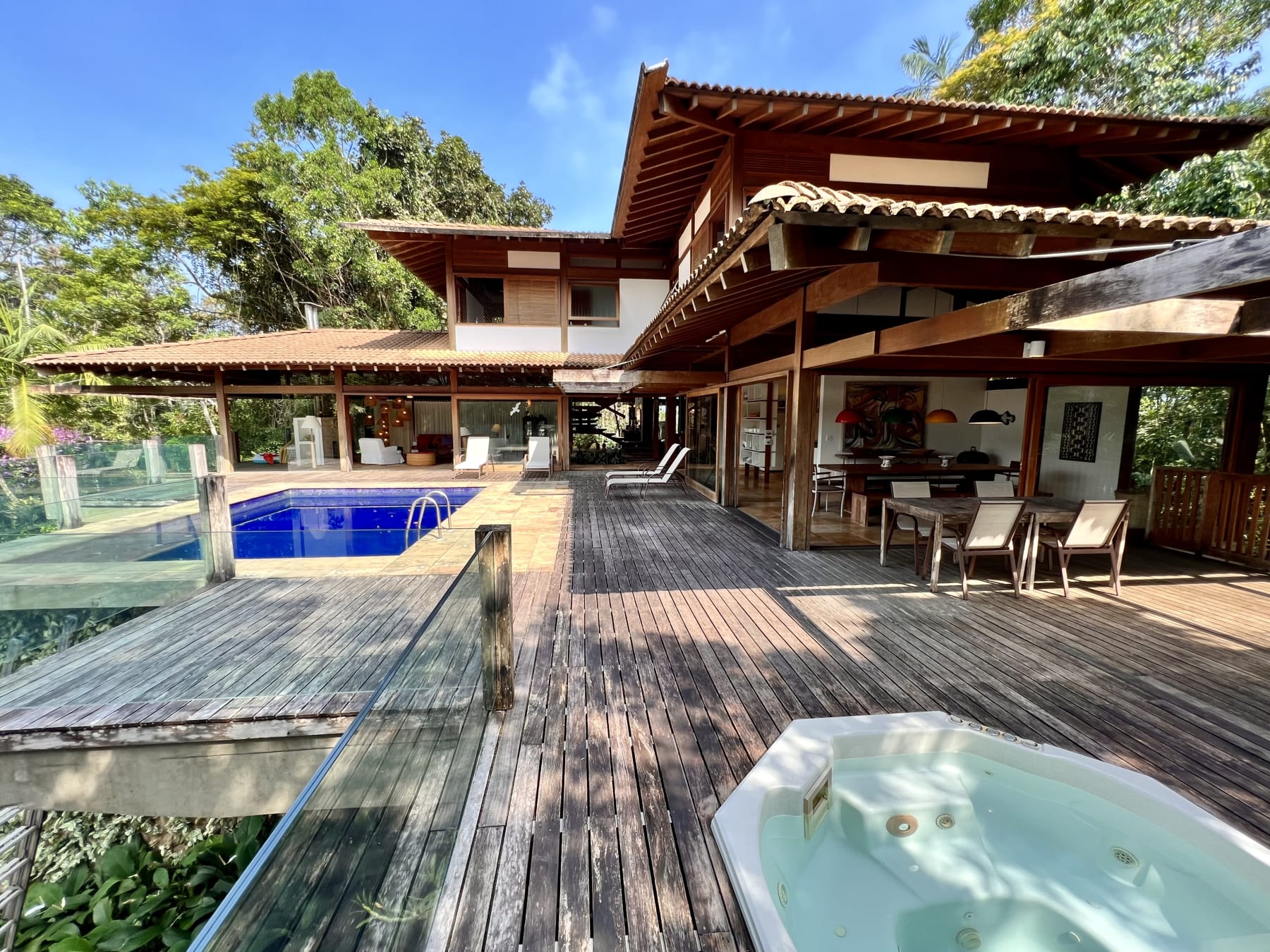 Casa no Condomínio Iporanga com Mata Atlântica | Guarujá