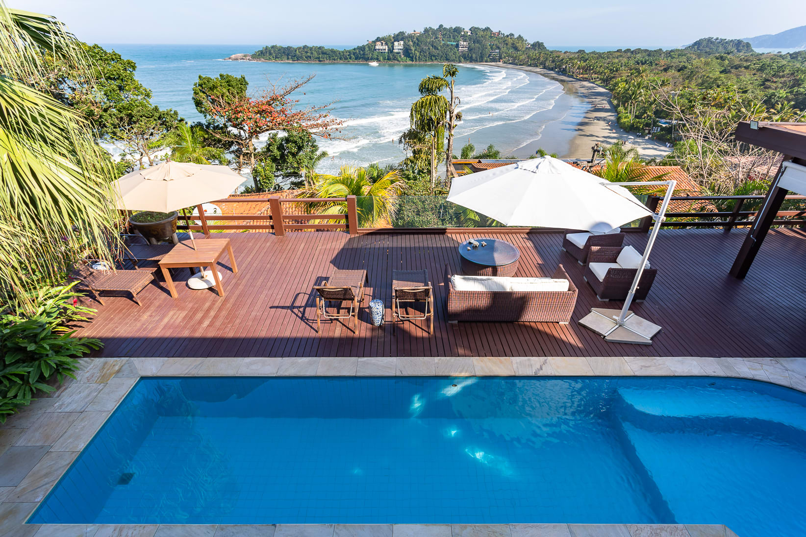 Casa de Temporada no Condomínio Iporanga – Vista para o Mar e Proximidade da Praia