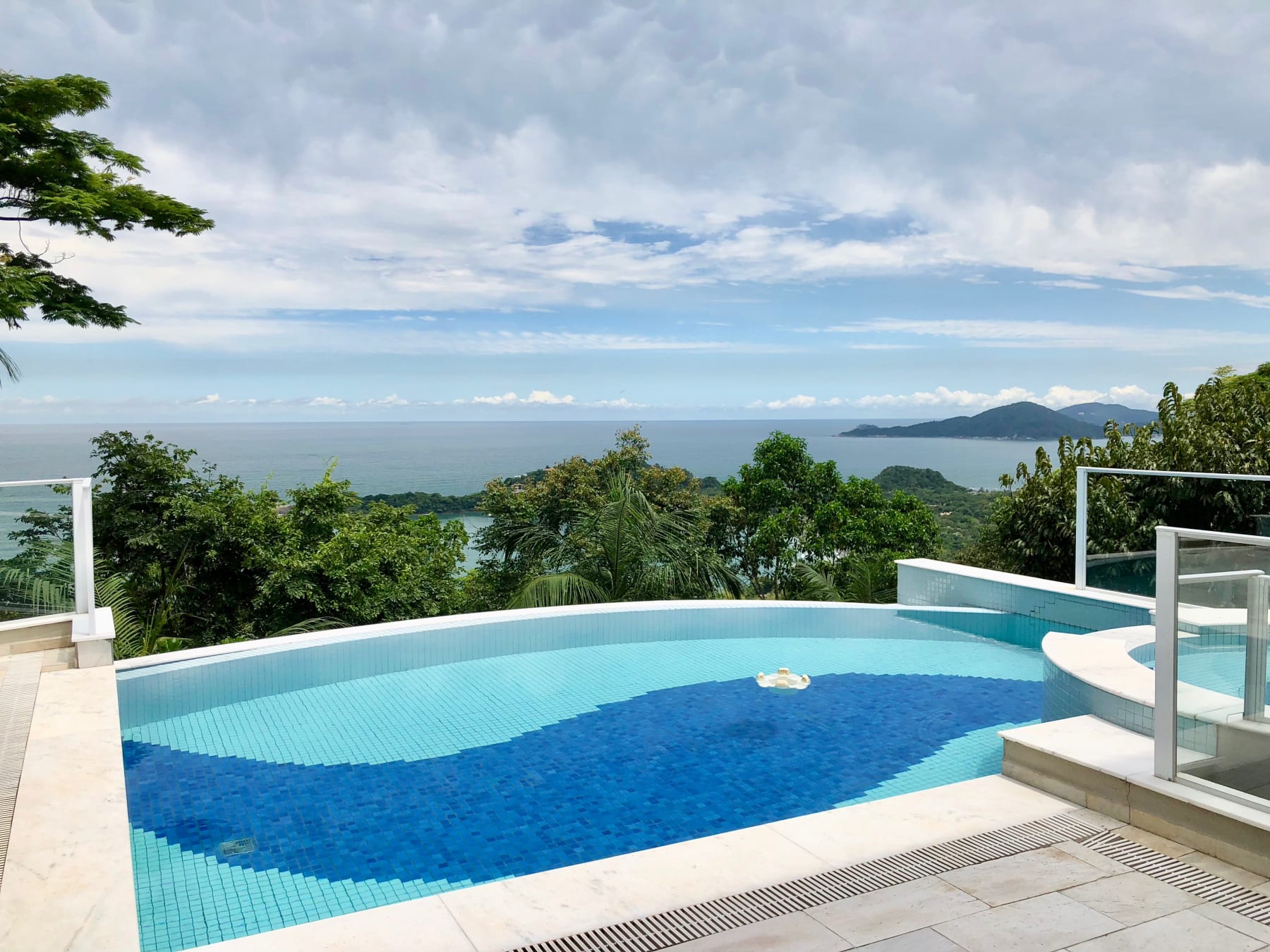 Casa com Vista Mar no Condomínio Taguaíba | Guarujá