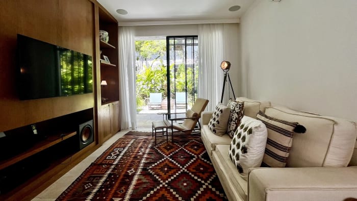 Casa automatizada e renovada a 450 metros da praia no Condomínio Iporanga — foto 27