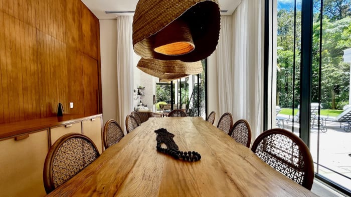 Casa automatizada e renovada a 450 metros da praia no Condomínio Iporanga — foto 33