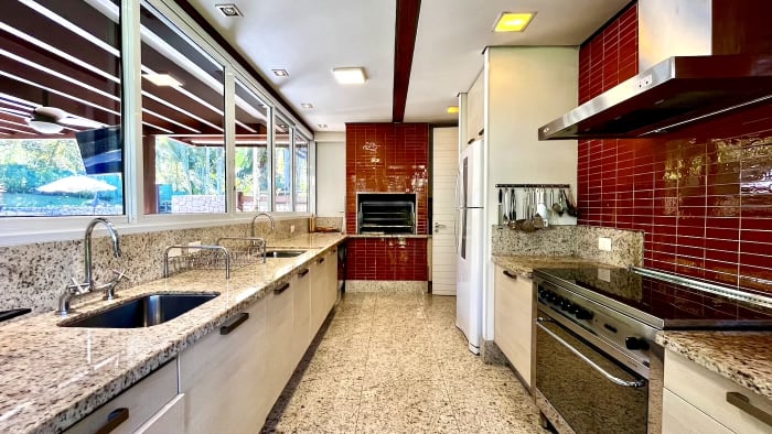 Casa para locação de temporada no Condomínio Iporanga – na quadra da praia com acesso exclusivo — foto 39