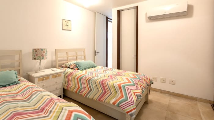 Casa Diferenciada no Condomínio São Pedro – Guarujá, Clube Particular em Localização Privilegiada. — foto 19