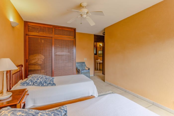 Casa de Luxo à Venda no Condomínio São Pedro com Vista para o Mar, Projeto de Marcos Acayaba e Paisagismo de Burle Marx. — foto 14