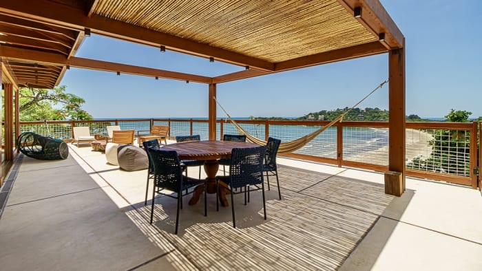Casa nova no Condominio Iporanga com linda vista para o mar para locação anual — foto 29