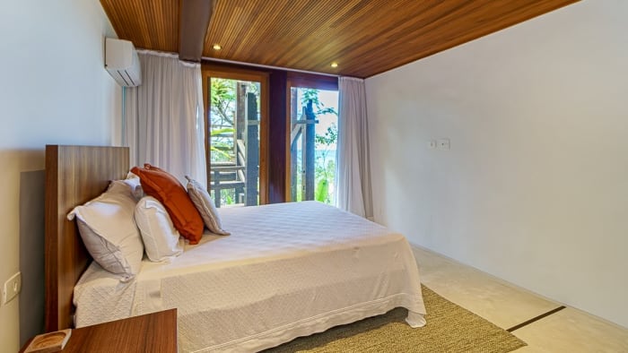 Casa nova no Condominio Iporanga com linda vista para o mar para locação anual — foto 40
