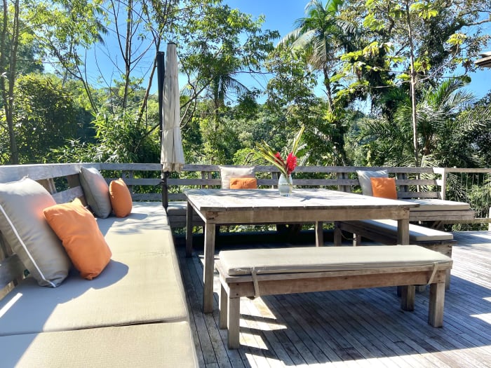 Descubra o Paraíso em uma Casa de Estilo Balinês no Condomínio São Pedro, Guarujá. — foto 14