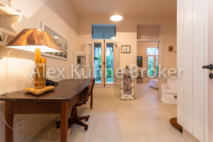 Casa em Estilo Farmhouse Contemporâneo à Venda no Condomínio Iporanga – Conforto, Natureza e Exclusividade no Guarujá — foto 13