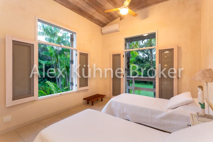 Casa em Estilo Farmhouse Contemporâneo à Venda no Condomínio Iporanga – Conforto, Natureza e Exclusividade no Guarujá — foto 17